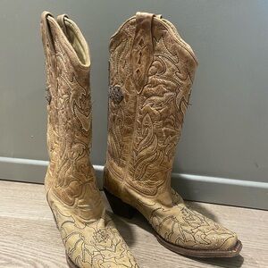 Tan Embroidered Western Boots